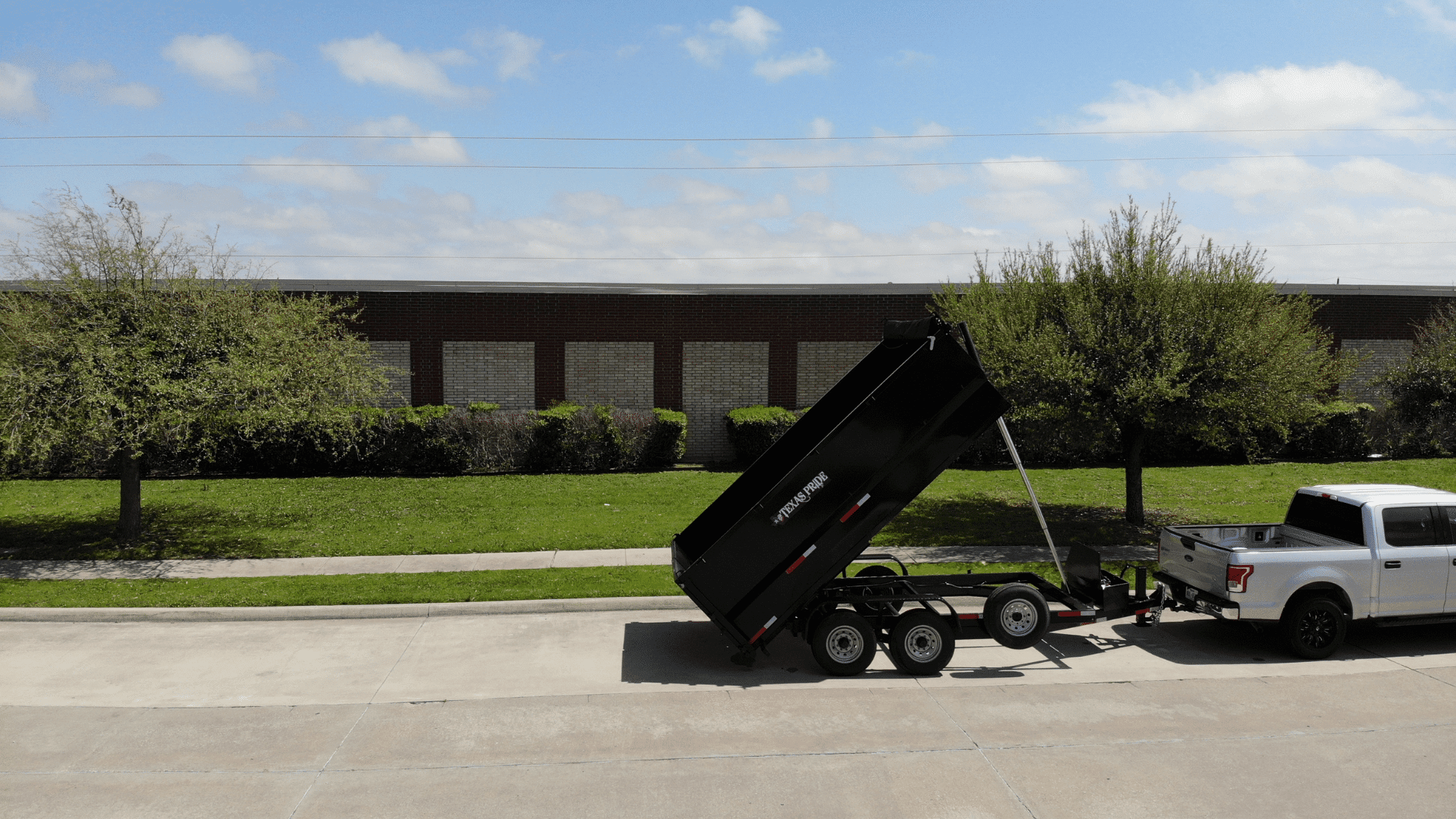 Affordable Tilt Deck Trailer Rental Services in Dallas TX You Can Trust